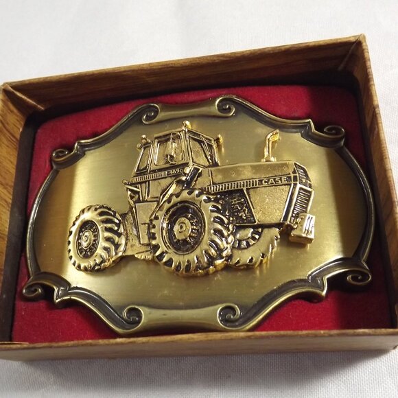 Gold Tractor Belt Buckle - Picture 3 of 9